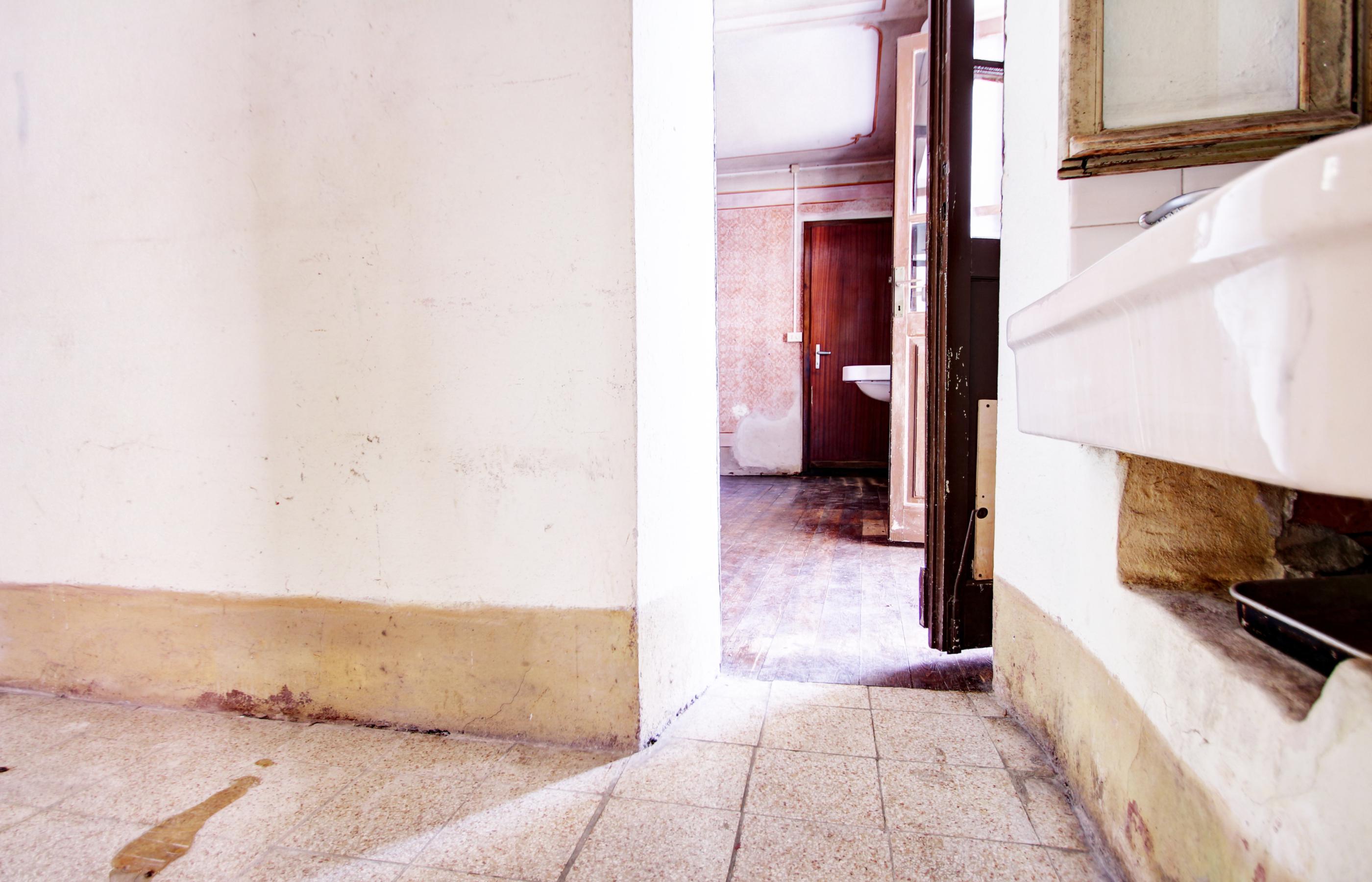 Pisogno casa di corte da ristrutturare ortalloggi Cucine da ristrutturare
