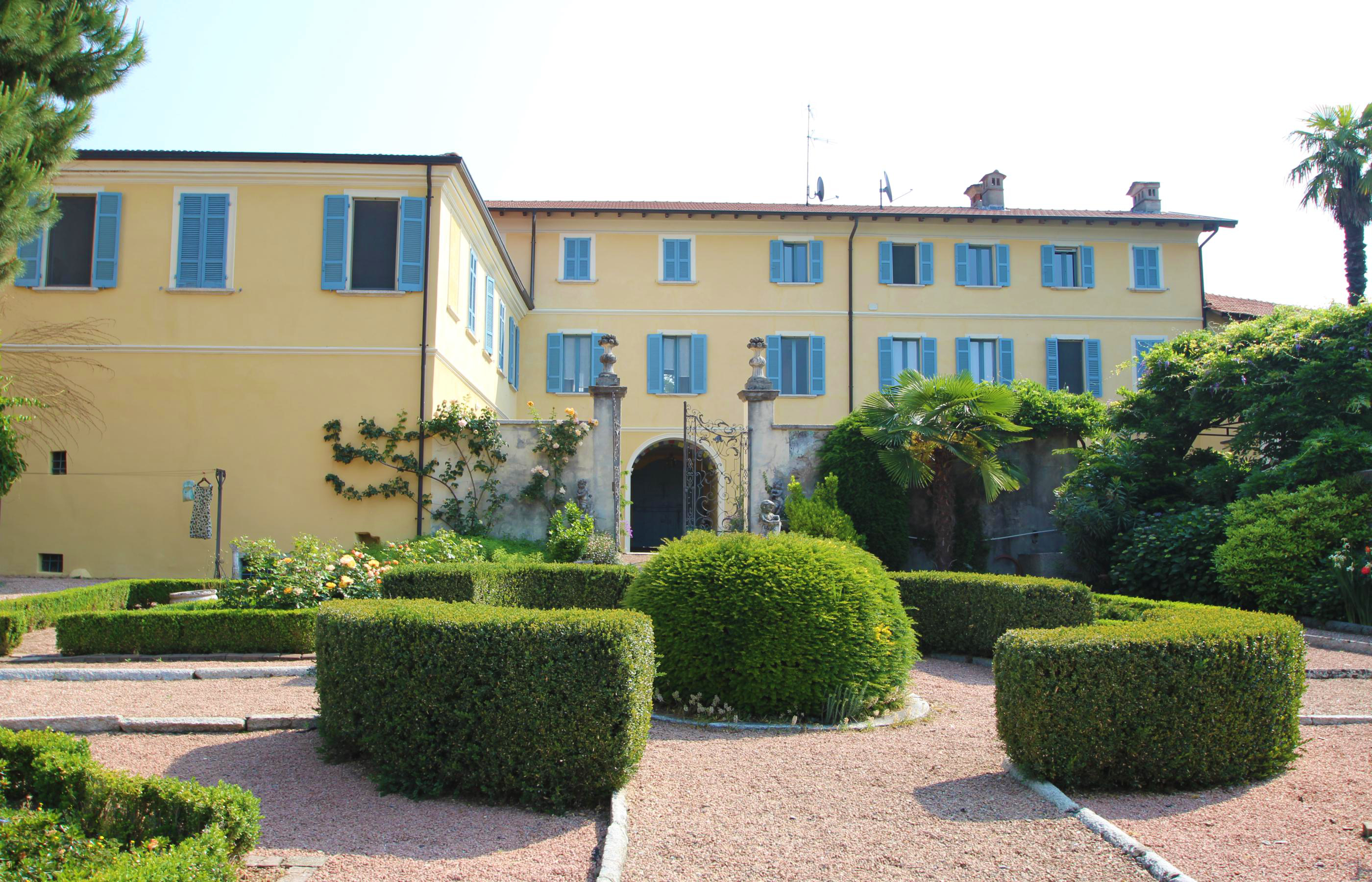 AUZATE Splendida Villa Con Parco E Piscina Ortalloggi
