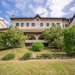 ARMENO Grande casa con giardino