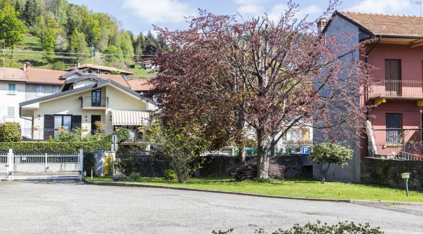 ARMENO Appartamento con giardino e orto