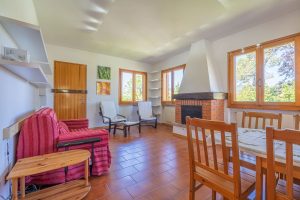 VACCIAGO Appartamento con due camere da letto e due garage