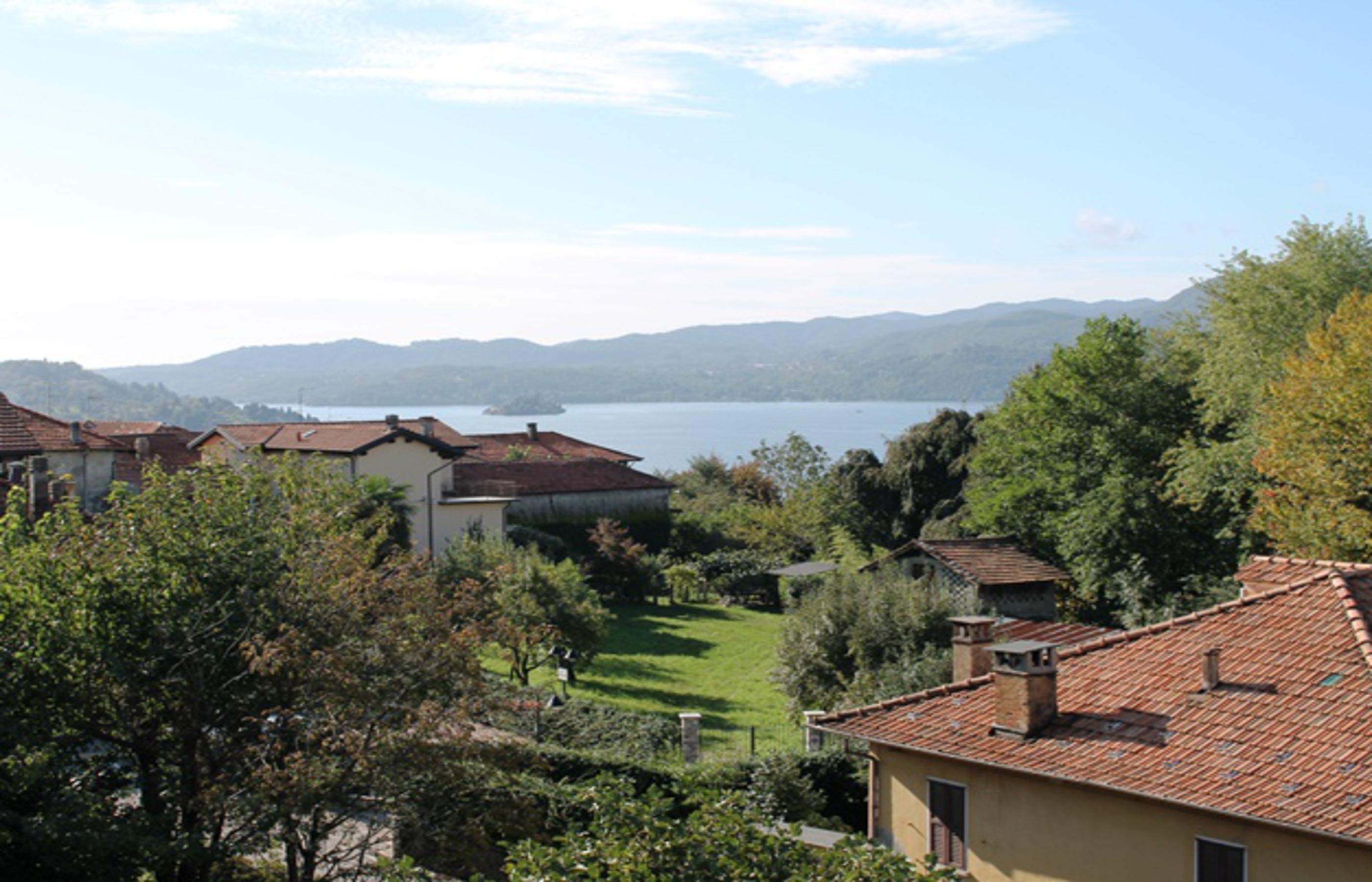 PETTENASCO Villetta vista lago Ortalloggi