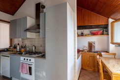 ortalloggi_miasino_carcegna_appartamento_ristrutturato_cucina2_2800x1800