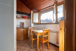 ortalloggi_miasino_carcegna_appartamento_ristrutturato_cucina_2800x1800