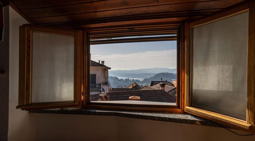 ortalloggi_miasino_carcegna_appartamento_ristrutturato_vista_lago_2800x1800