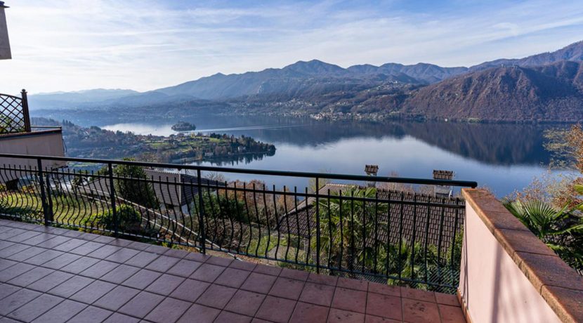 ortalloggi_appartamento_vista_lago_miasino_20_2800x1800