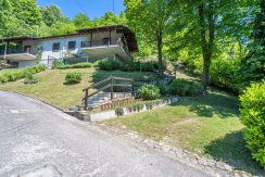 ARMENO Villetta con due camere e giardino