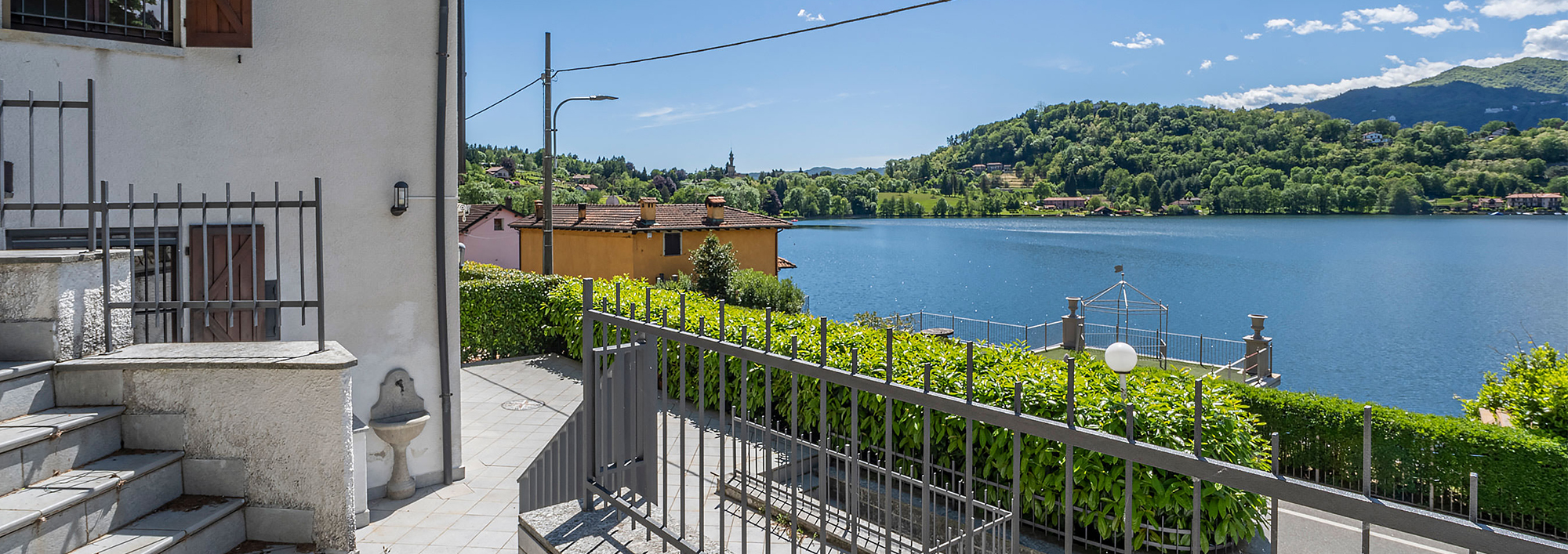 TORTIROGNO Casa vista lago con possibilità di terreno a lago