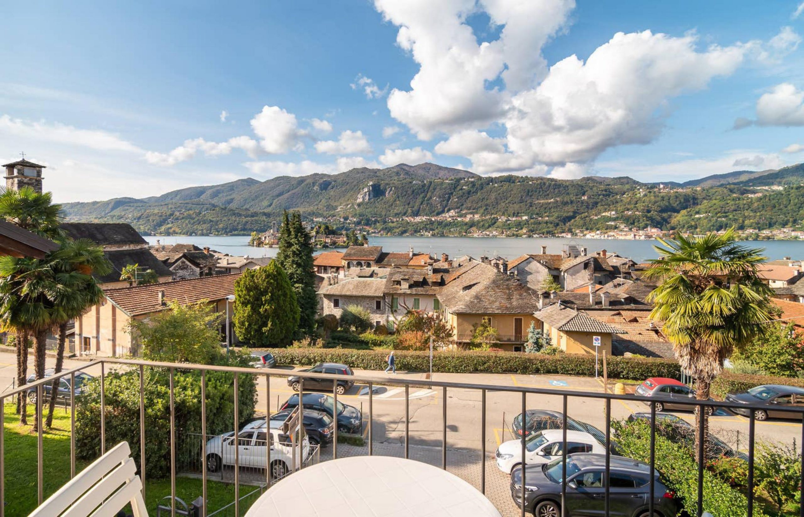 ORTA Apartament with a lake view