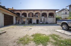 SAN MAURIZIO Fabbricati produttivi da ristrutturare
