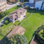 ARMENO Casa indipendente con giardino e quattro posti auto coperti