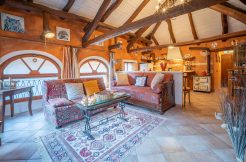 PETTENASCO Attic apartment with parking