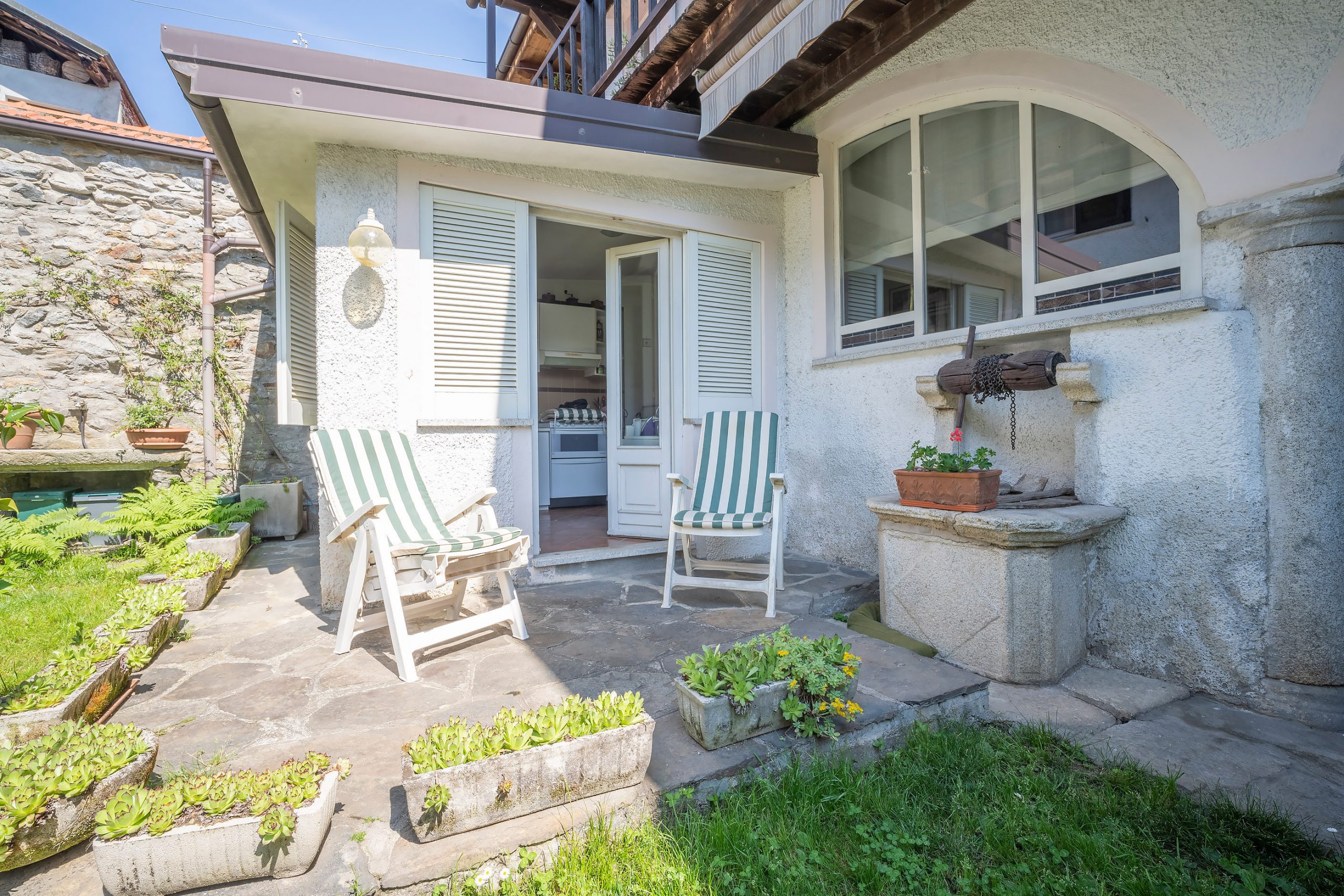 MIASINO Apartament in the town center with private porch