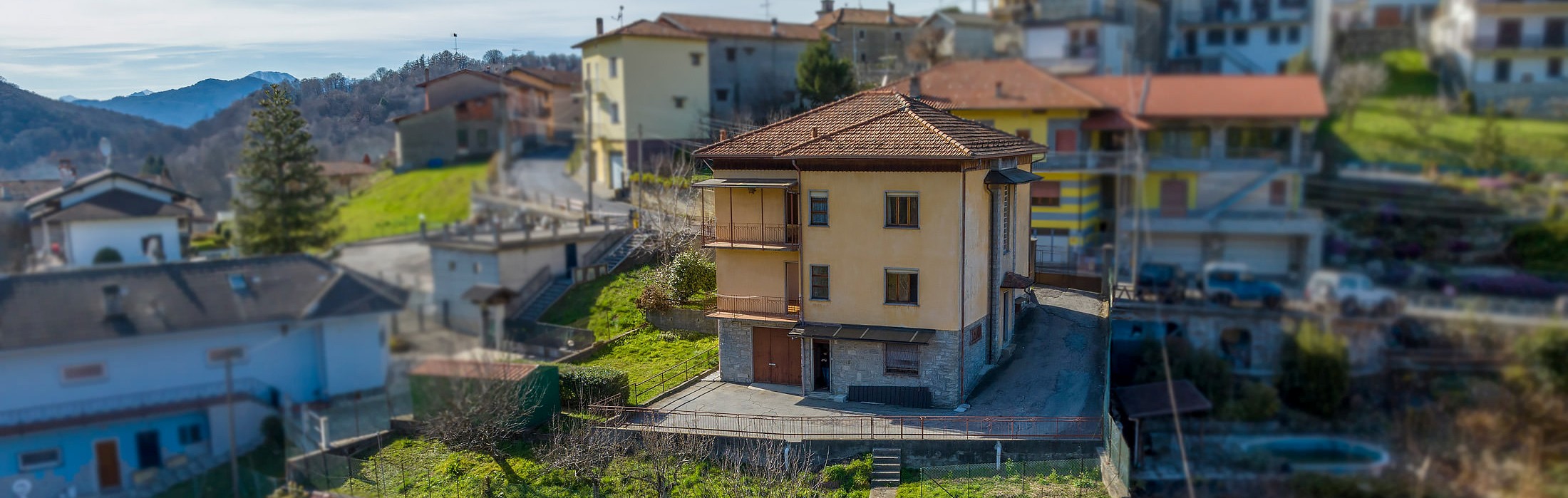 ARMENO Soluzione indipendente con due unità abitative