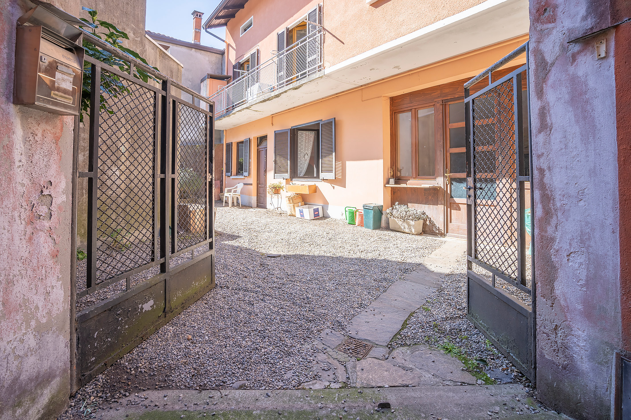 ARMENO Casa nel centro storico con corte privata