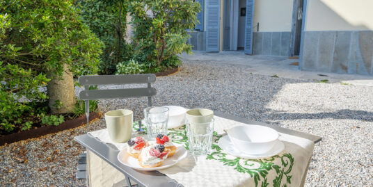 AMENO Appartamento al piano terra con giardino