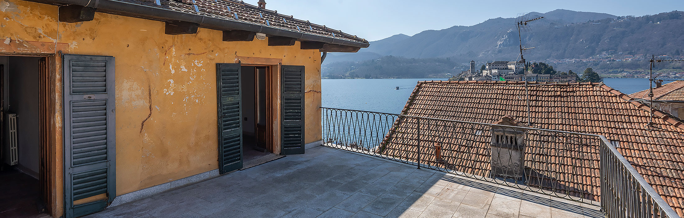 ORTA Flat with panoramic island view terrace
