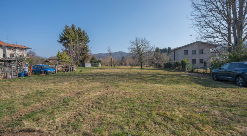 ortalloggi_terreno-edficabile_ameno4