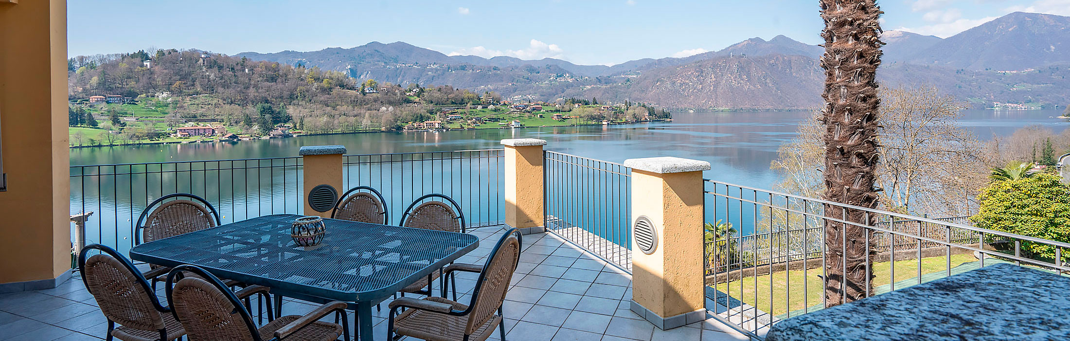 MIASINO Appartamento con due camere e terrazza vista lago