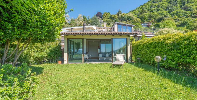 MIASINO – Apartment with Garden and Stunning Lake View