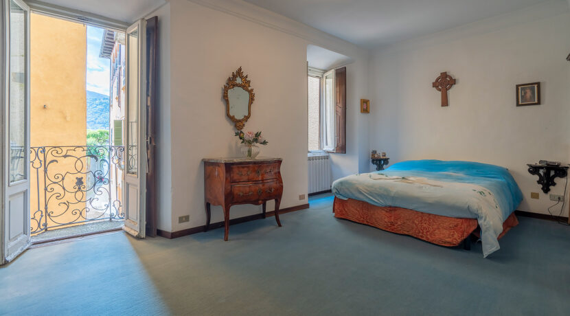 ortalloggi_orta_casa_giardino_lago11