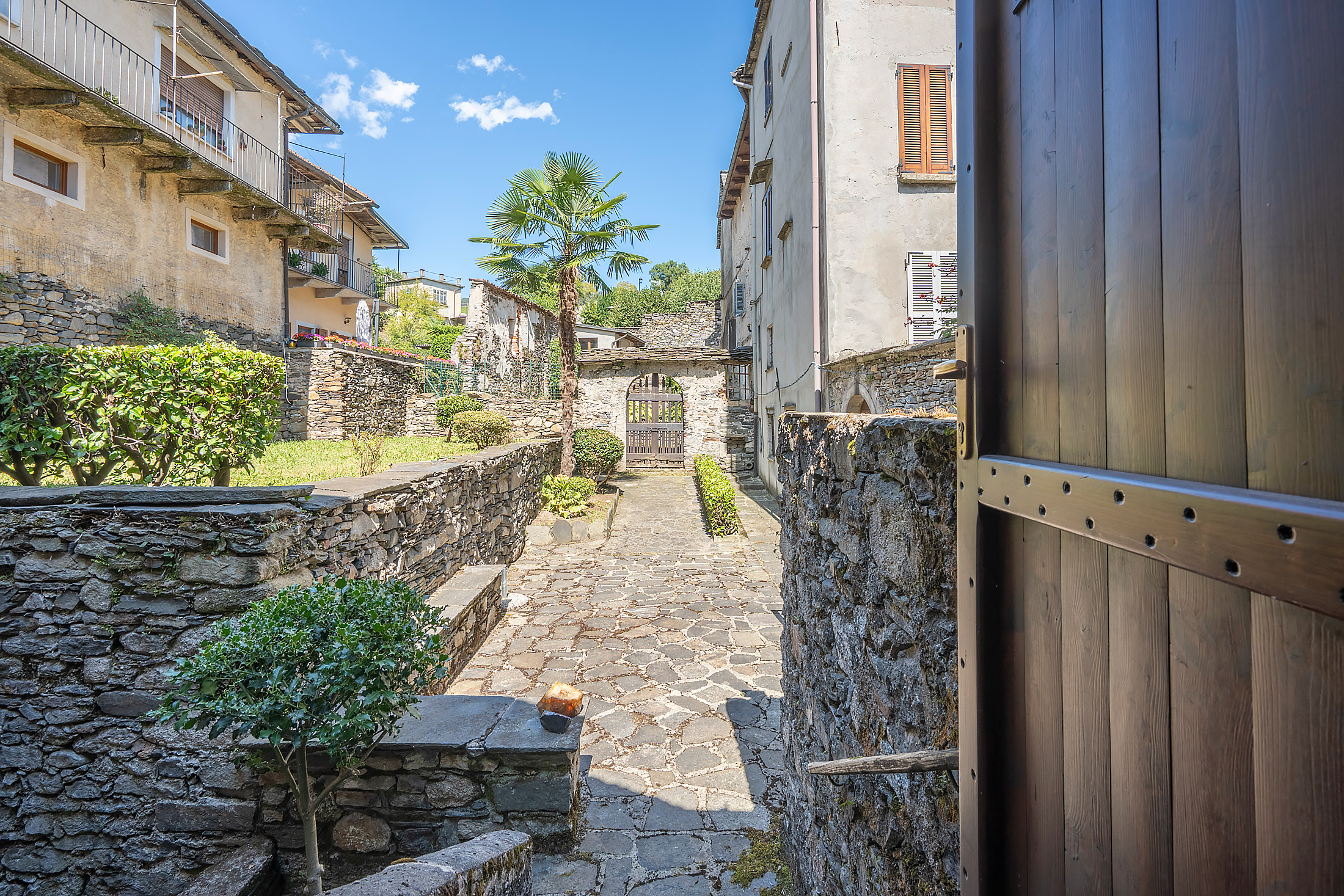 ORTA – Eleganza d’altri tempi con giardino privato