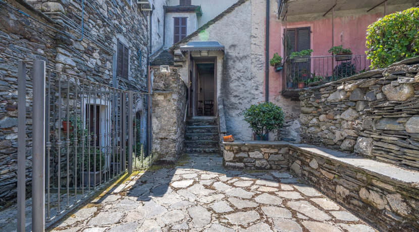 ortalloggi_orta_casa_giardino_lago26
