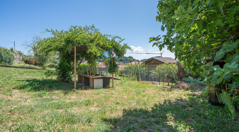 ortalloggi_armeno_casa_giardino10