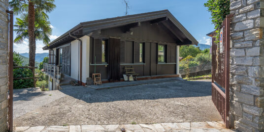 ARMENO Casa indipendente con giardino – Due appartamenti