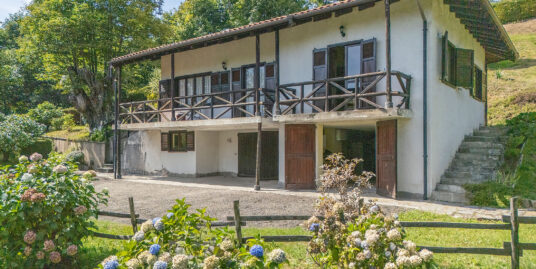 ARMENO Villetta immersa nel verde del Mottarone