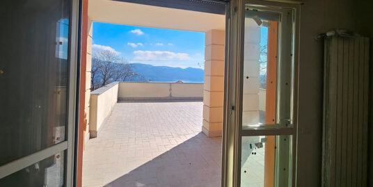 ALZO DI PELLA Appartamento con terrazza panoramica vista lago