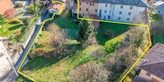 ARMENO Terratetto con ampio giardino e locali accessori