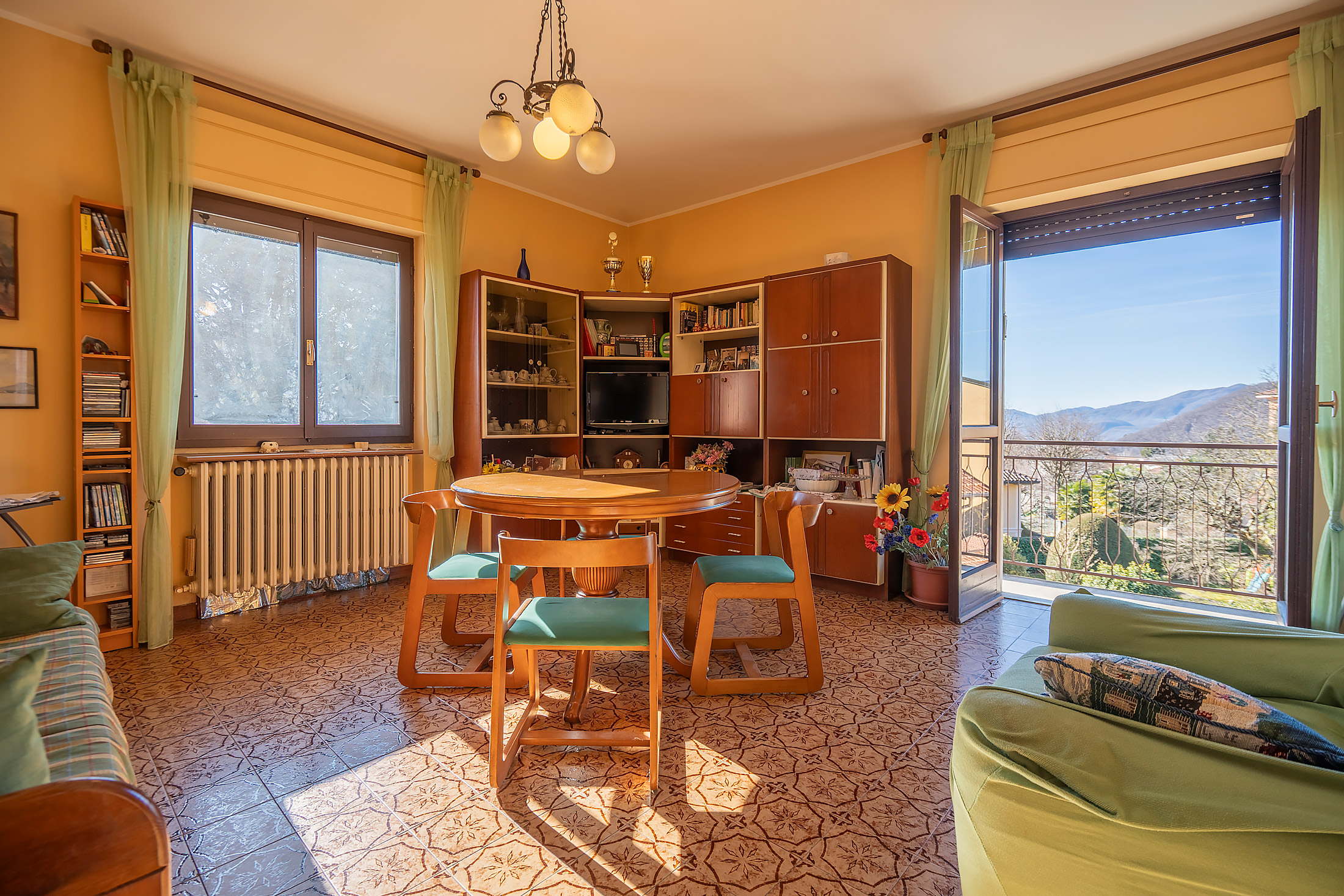 ARMENO Spazioso appartamento con balcone e spaziosa cantina