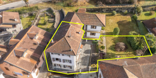 ORTA Terratetto con tre appartamenti, corte e giardino