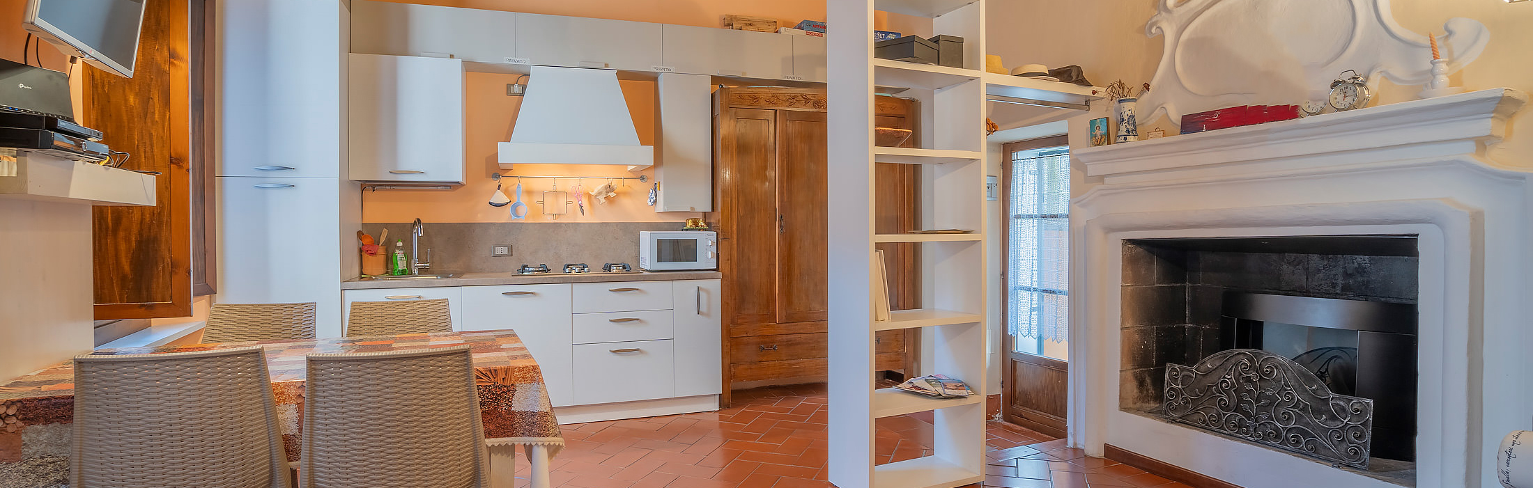 ORTA Appartamento con balcone nella piazza dell’imbarcadero