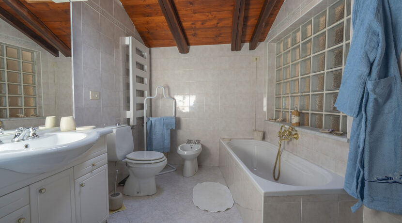 ortalloggi_armeno_casa_autorimessa12
