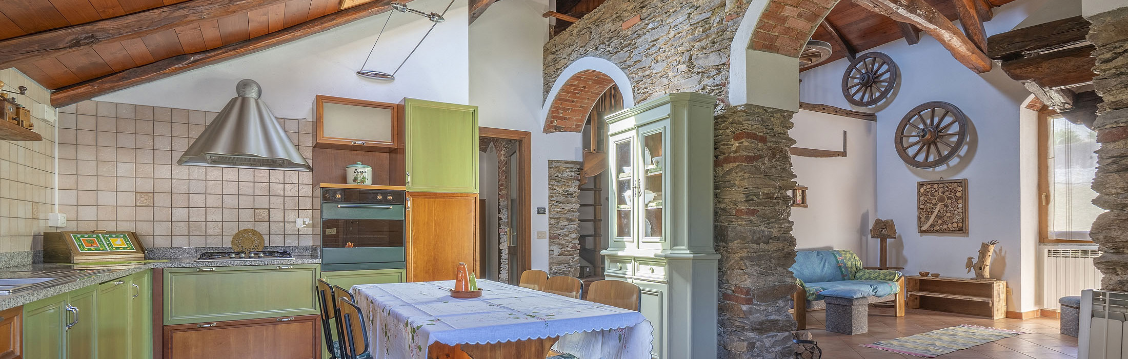 ARMENO Casa di charme con terrazzo e vista sulla vallata