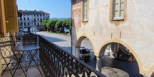ORTA Bilocale Affacciato Su Piazza Motta