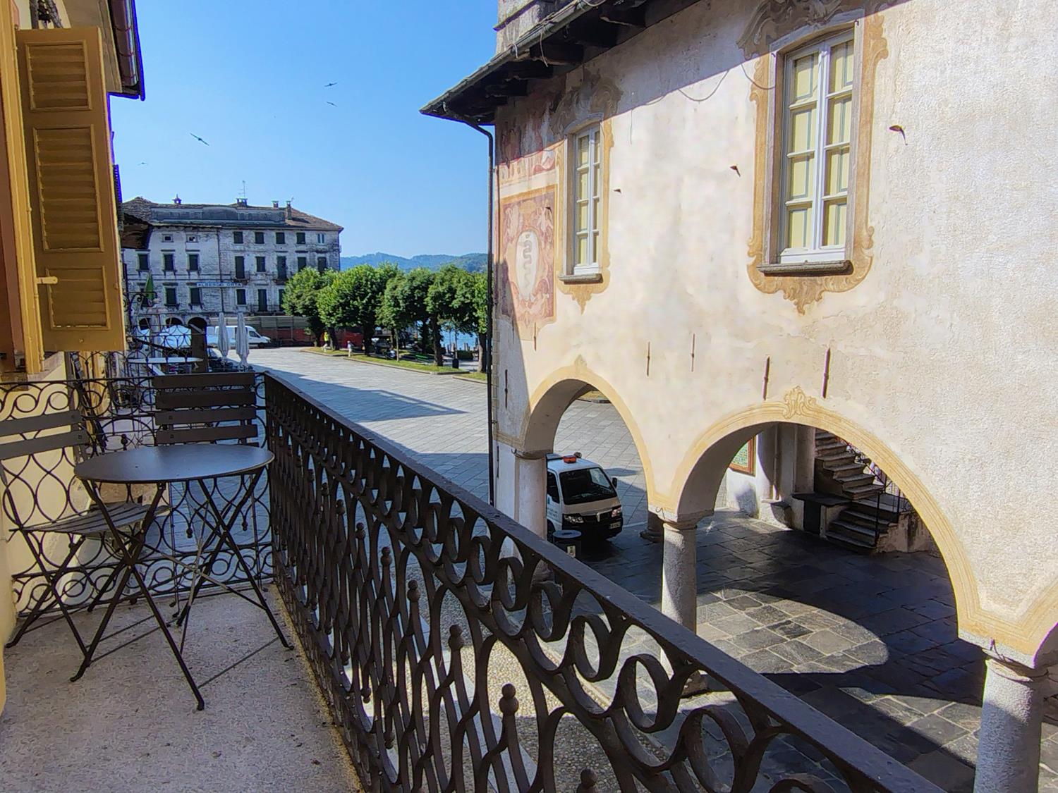Protetto: ORTA Bilocale Affacciato Su Piazza Motta