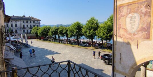 Orta Trilocale Affacciato Su Piazza Motta