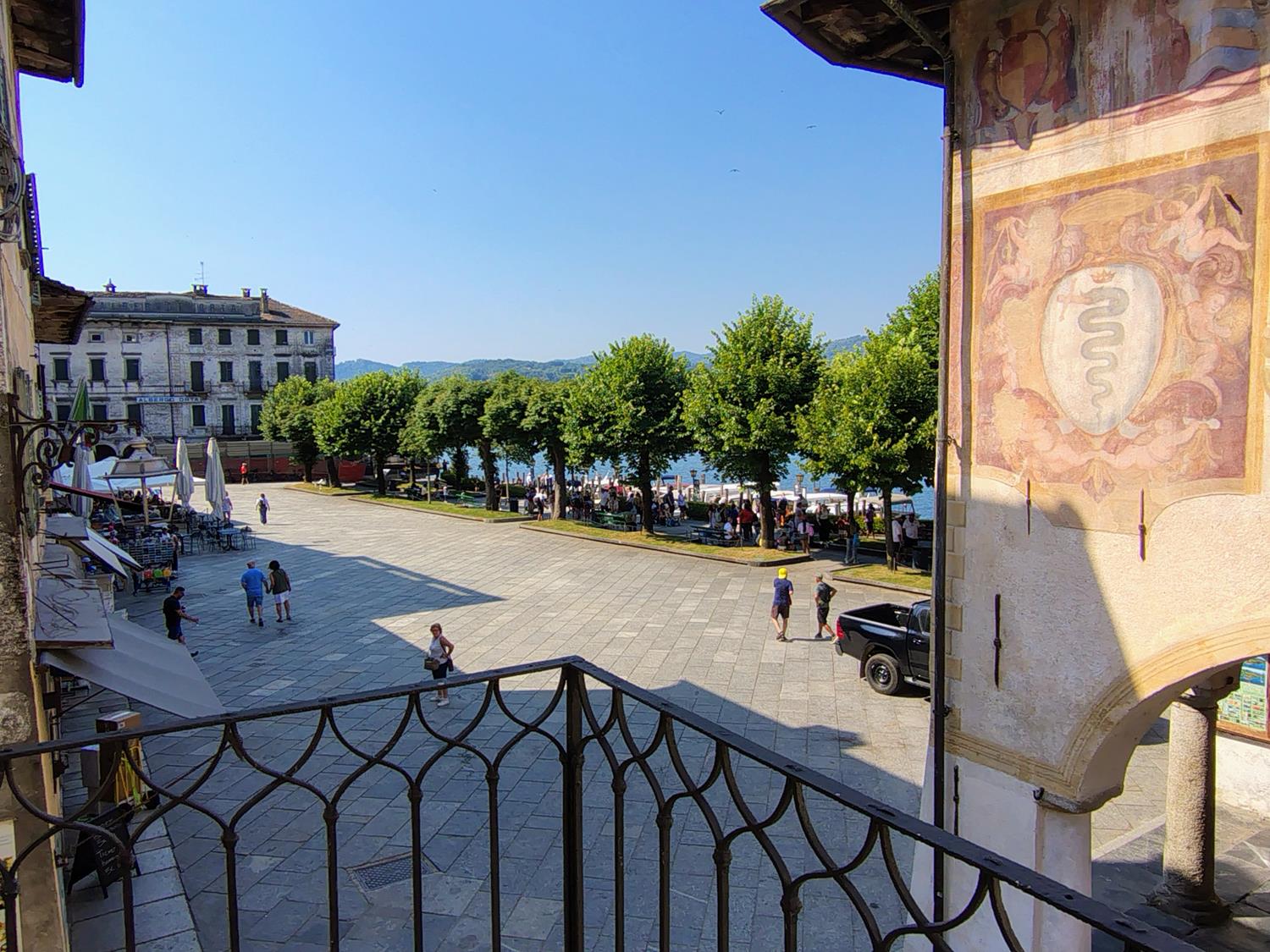 Protetto: Orta Trilocale Affacciato Su Piazza Motta