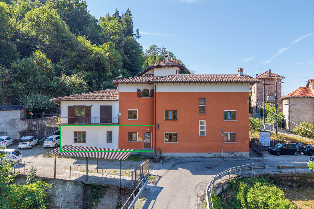 ARMENO Appartamento ristrutturato a Bassola con posto auto
