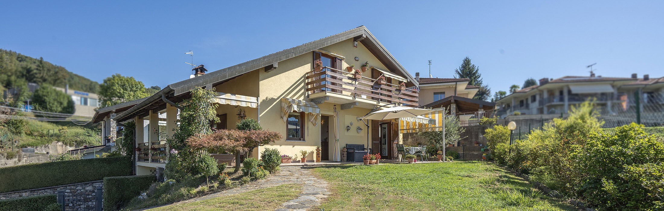 Protetto: ARMENO Villetta indipendente con giardino e garage